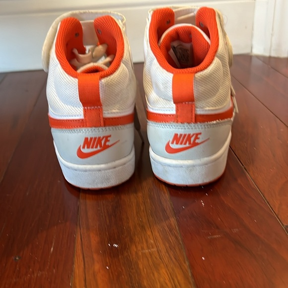 Sneakers - Picture 3 of 4